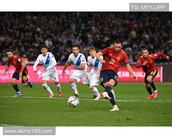 足球明星转型教练之路揭秘:从绿茵场到战术板的华丽变身 足球明星转型教练之路揭秘:从绿茵场到战术板的华丽变身