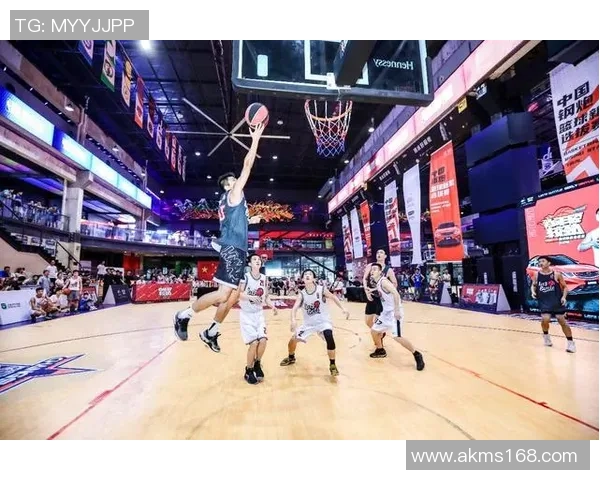 武汉篮球队配合默契创新高引领全国篮球新潮流