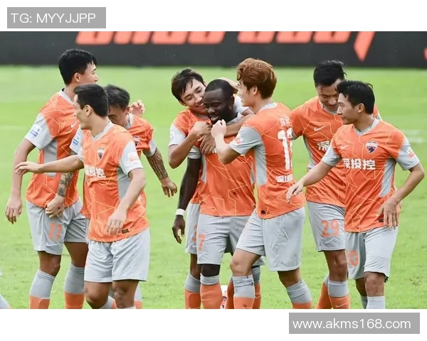 深圳足球队在邀请赛中的默契配合与战术执行分析